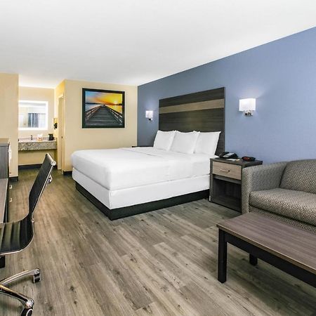 Days Inn By Wyndham Waco Near Downtown University Экстерьер фото