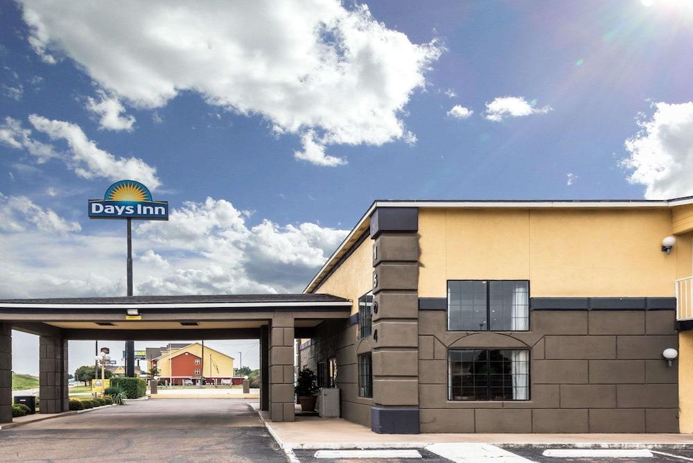 Days Inn By Wyndham Waco Near Downtown University Экстерьер фото