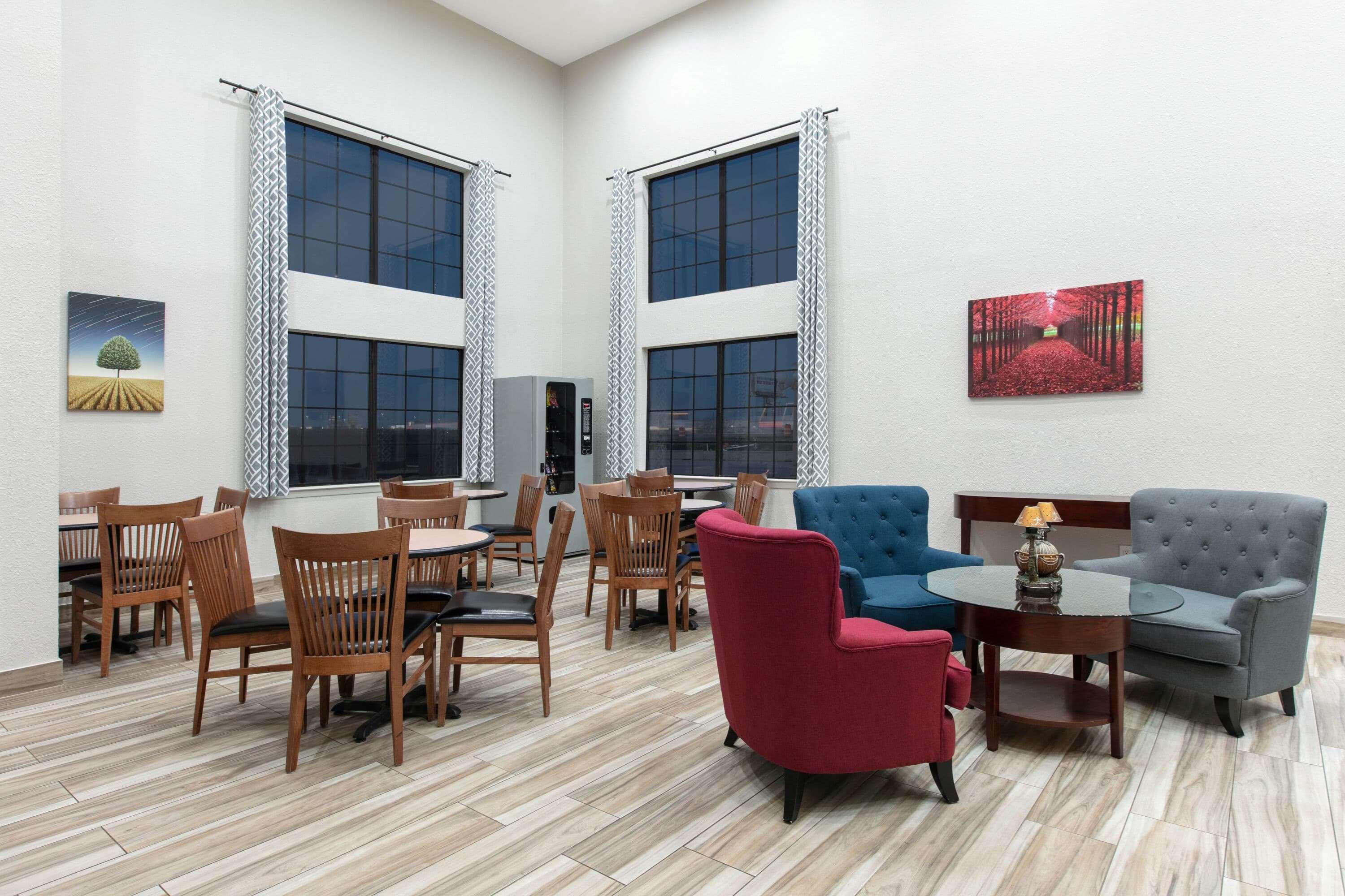 Days Inn By Wyndham Waco Near Downtown University Экстерьер фото