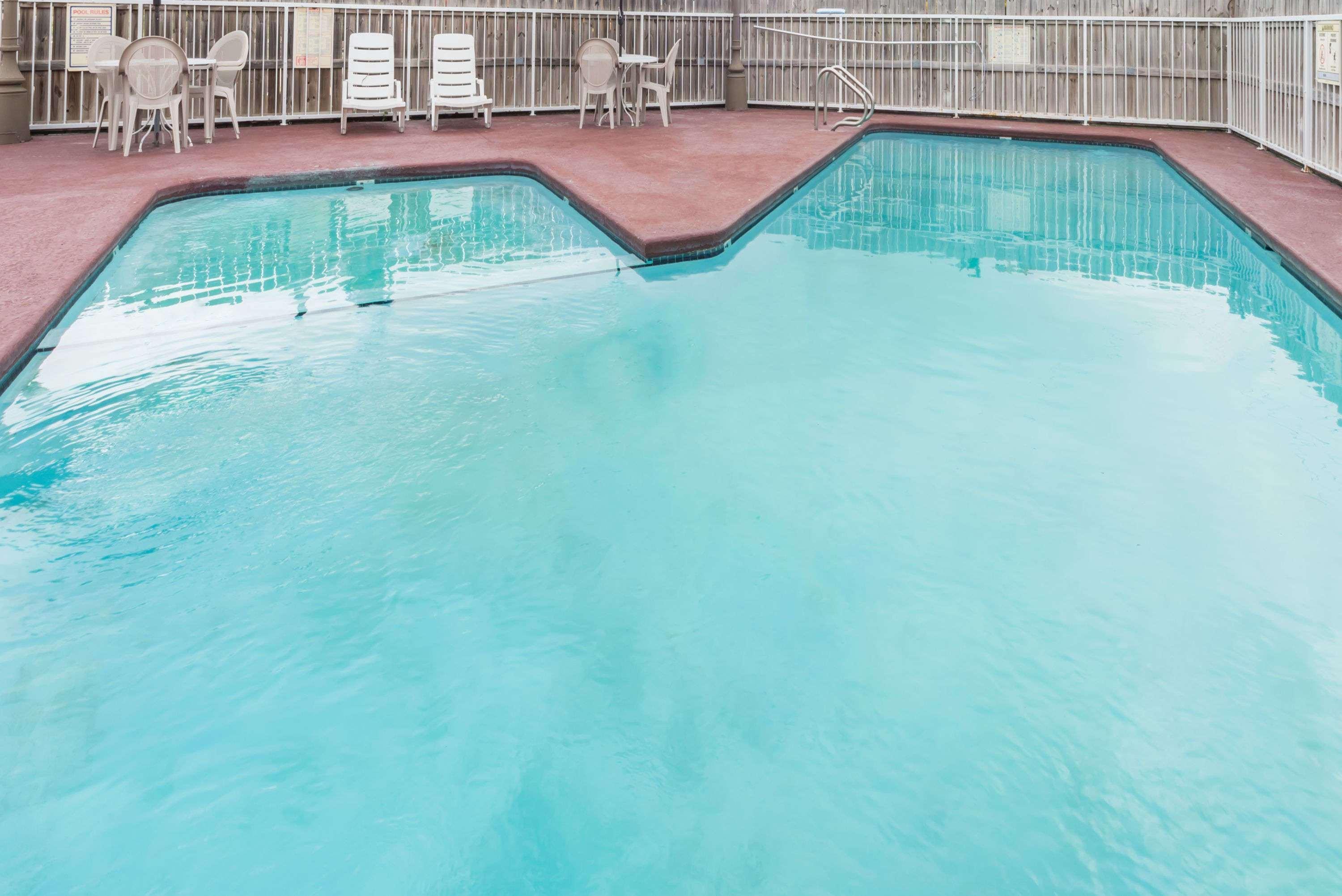 Days Inn By Wyndham Waco Near Downtown University Экстерьер фото