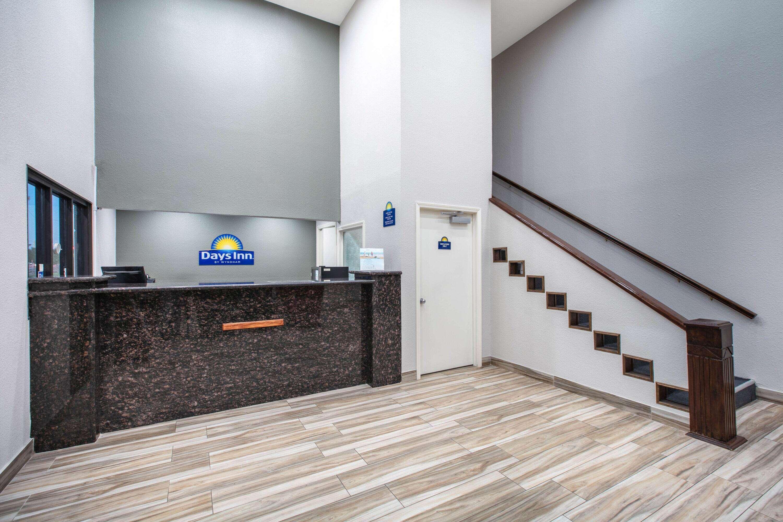 Days Inn By Wyndham Waco Near Downtown University Экстерьер фото