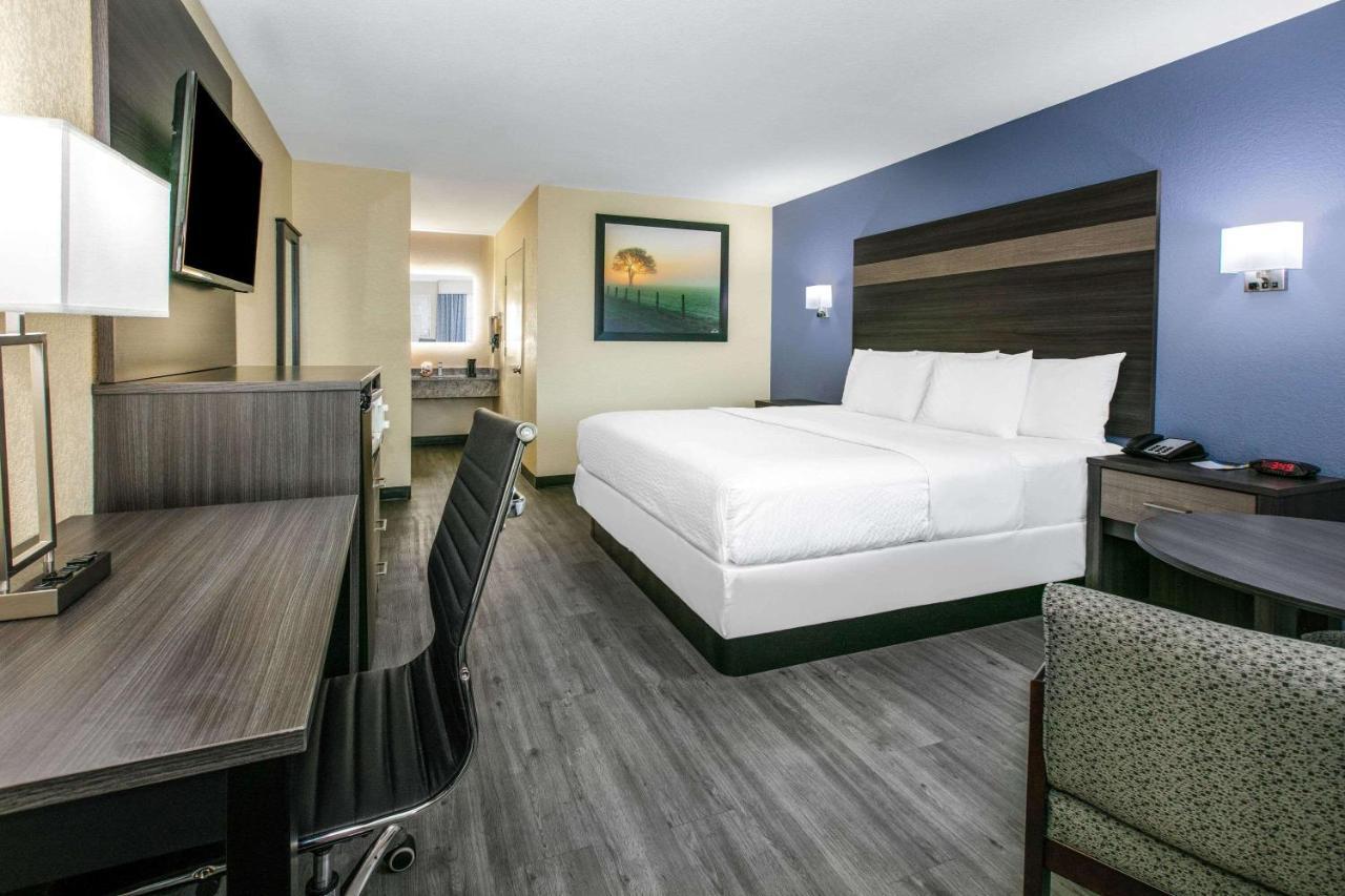 Days Inn By Wyndham Waco Near Downtown University Экстерьер фото